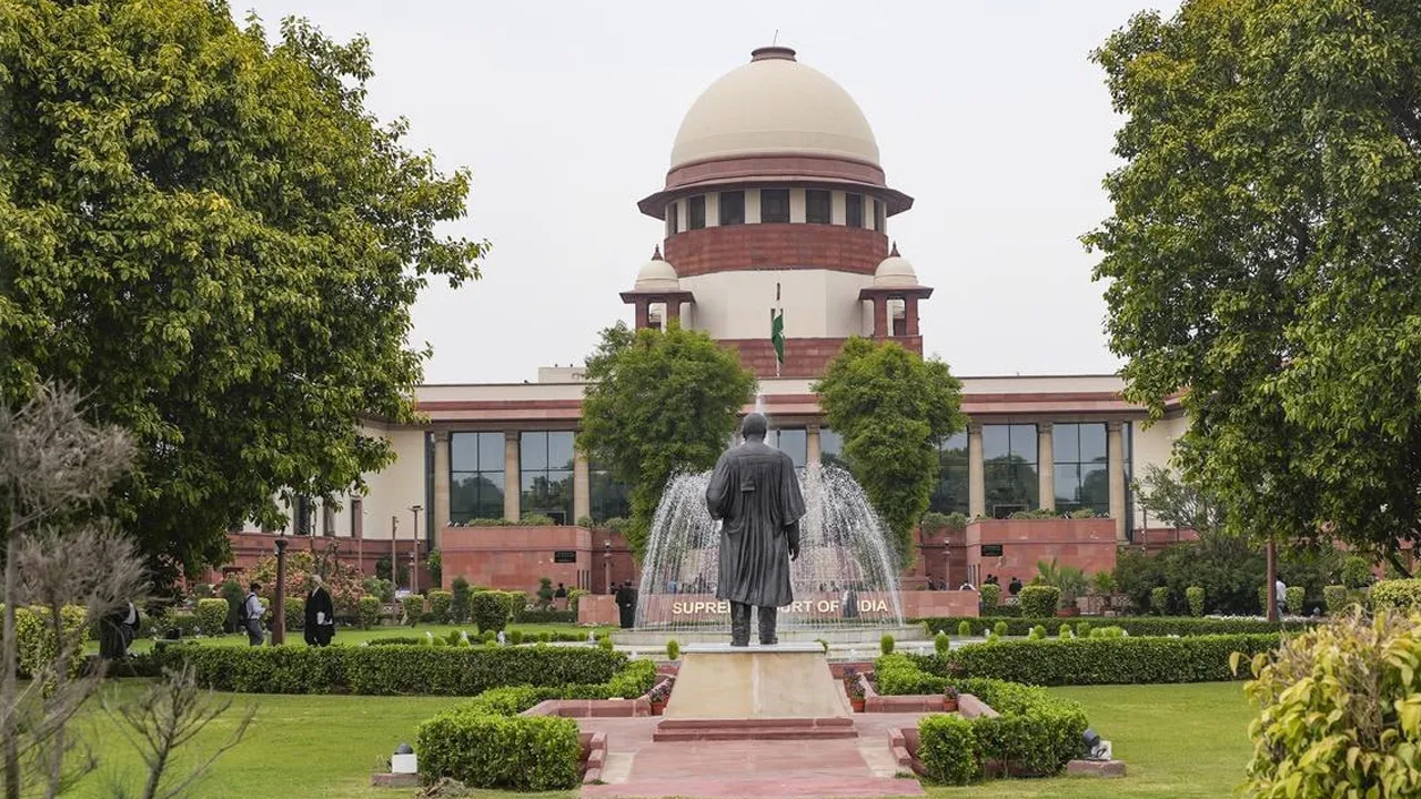 શિક્ષક બનવું હોય તો હવે TET પાસ કરવું જરૂરી, સુપ્રીમ કોર્ટનો મોટો નિર્ણય