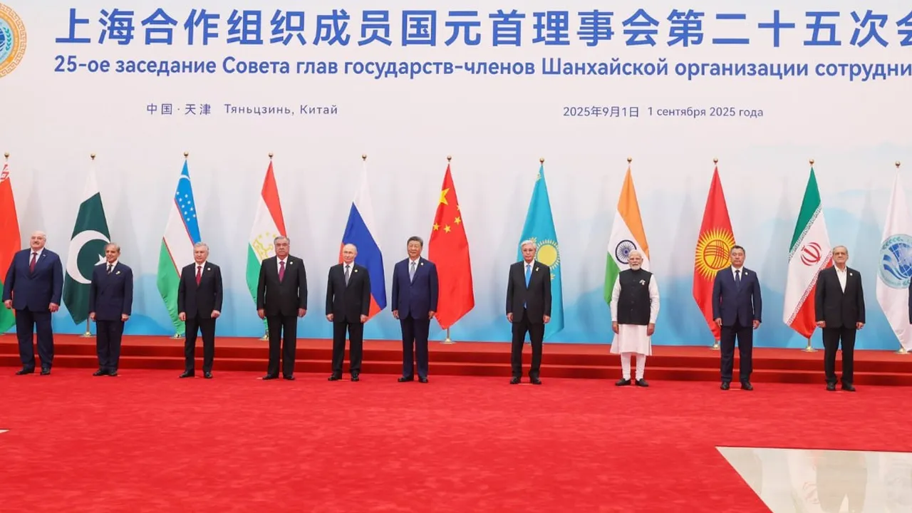 શું ભારત-રશિયા-ચીન પોતાના 'ડૉલર' બનાવશે? US અને પશ્ચિમી દેશો ગભરાઈ રહ્યા છે?