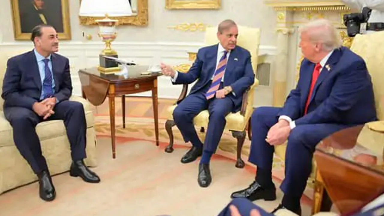 શાહબાઝ-મુનીરને 440 વૉલ્ટનો ઝટકો! ભારત-પાકિસ્તાન વચ્ચે દખલઅંદાજી નહીં કરે ટ્રમ્પ