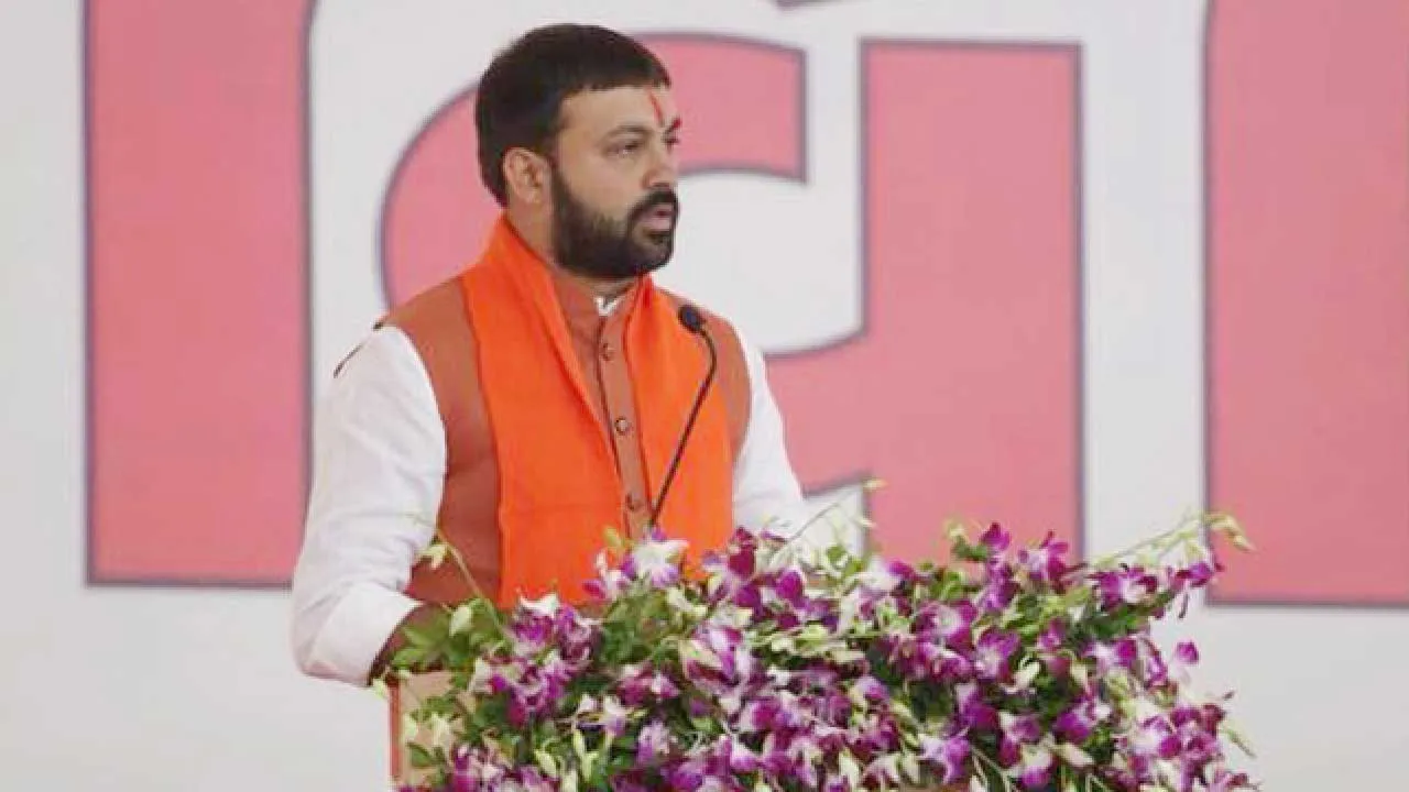 પાટીદાર સમાજમાંથી જયેશ રાદડીયાના ટાંટિયા કોણ ખેંચી રહ્યું છે?