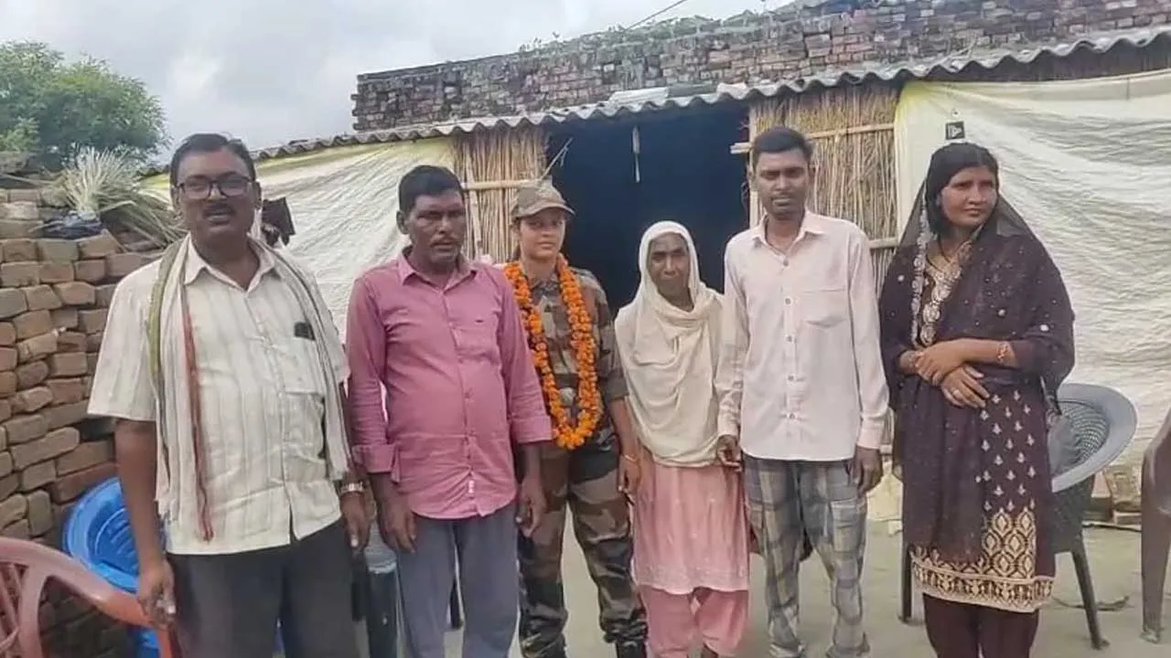 Maharajganj Girl-Indian Army