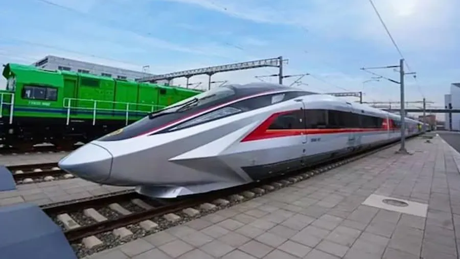 ચીનની હાઇ-સ્પીડ ટ્રેન 'CR450'એ બનાવ્યો નવો વર્લ્ડ રેકોર્ડ, વીજળી કરતા પણ તેજ ગતિ! વીડિયો વાયરલ