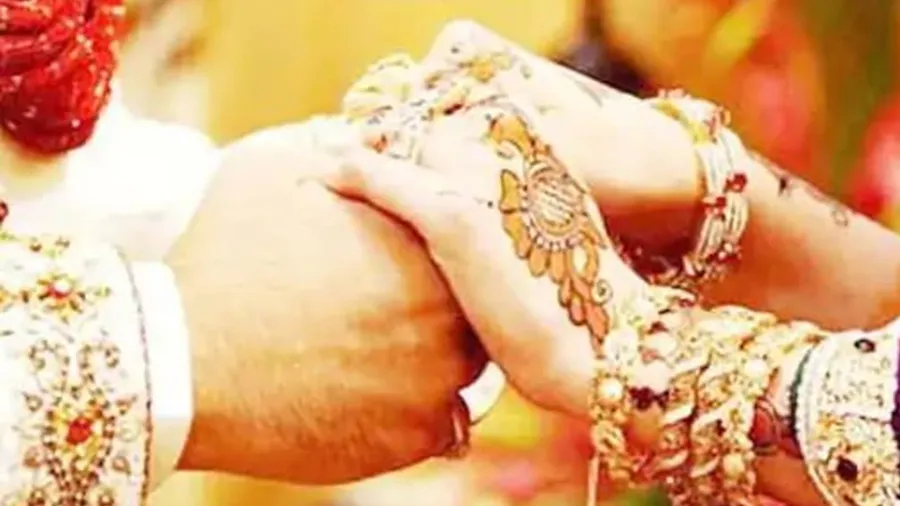 પતિએ કંટાળીને પોતાની પત્નીના નિકાહ બીજા યુવક સાથે કરાવી દીધા, સાથે 3 બાળકો પણ આપી દીધા