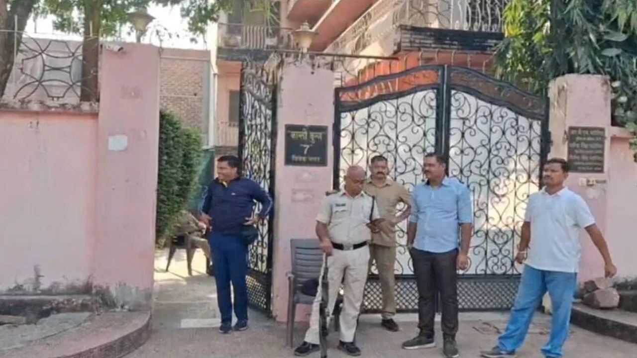 Lokayukta-Raids-Excise-Officer2 