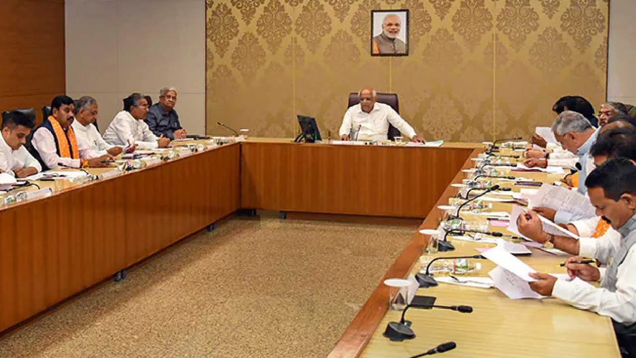 CM સિવાય ગુજરાતના તમામ 16 મંત્રીઓના રાજીનામા લેવાયા, સવારે 11.30એ શપથગ્રહણ