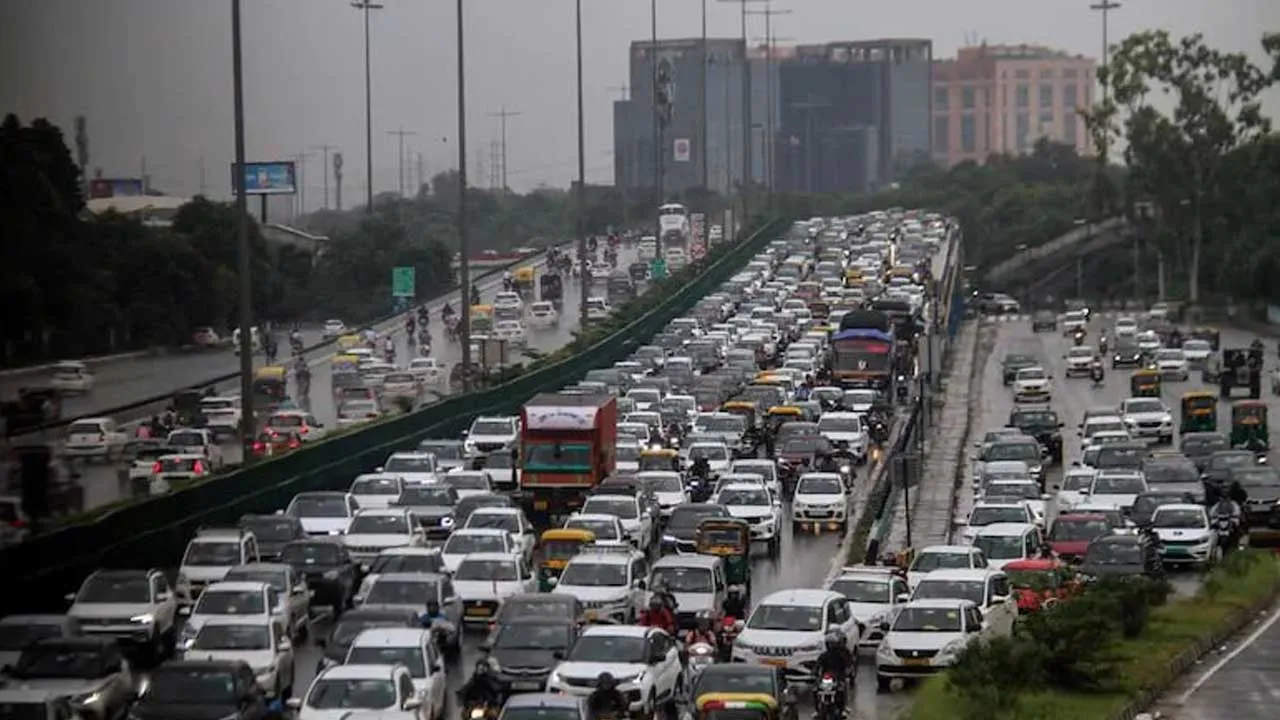 સરકારે વાહનોની ફિટનેસ ફીમાં 10 ગણો વધારો કરી દીધો, પહેલા 2500 હતા હવે ડાયરેક્ટ 25000