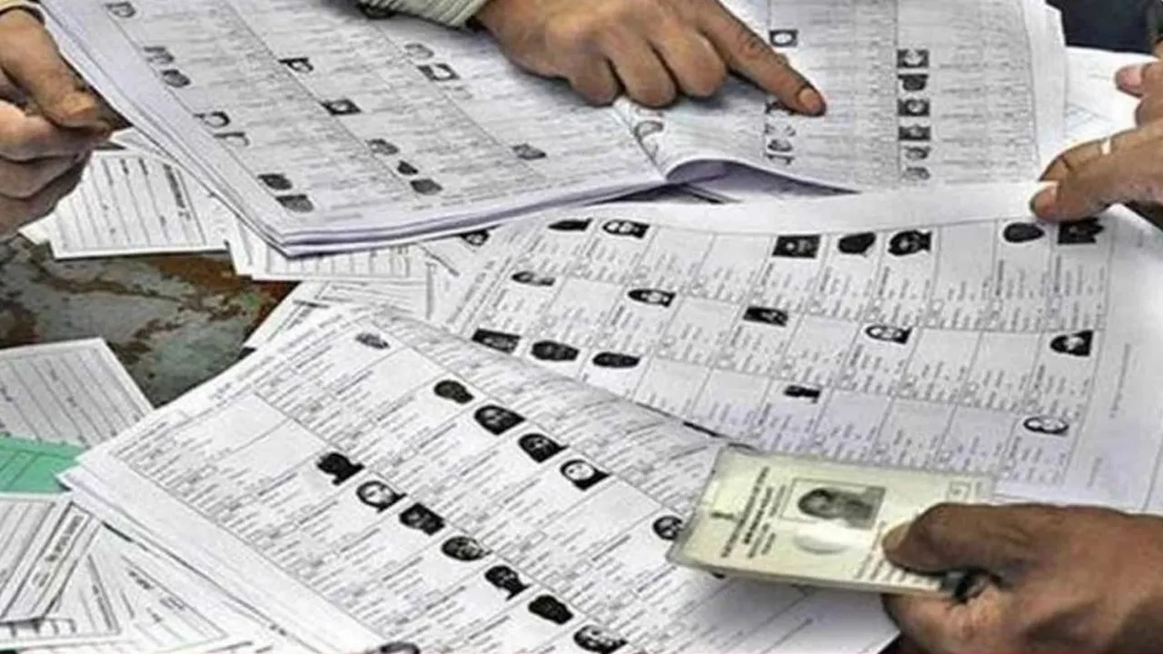  અમદાવાદમાં SIR-2025ને વેગ: કલેક્ટર દ્વારા 3,000 વધારાના કર્મચારીઓની નિમણૂક