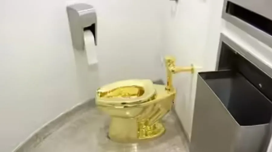 Gold-Toilet-Auction