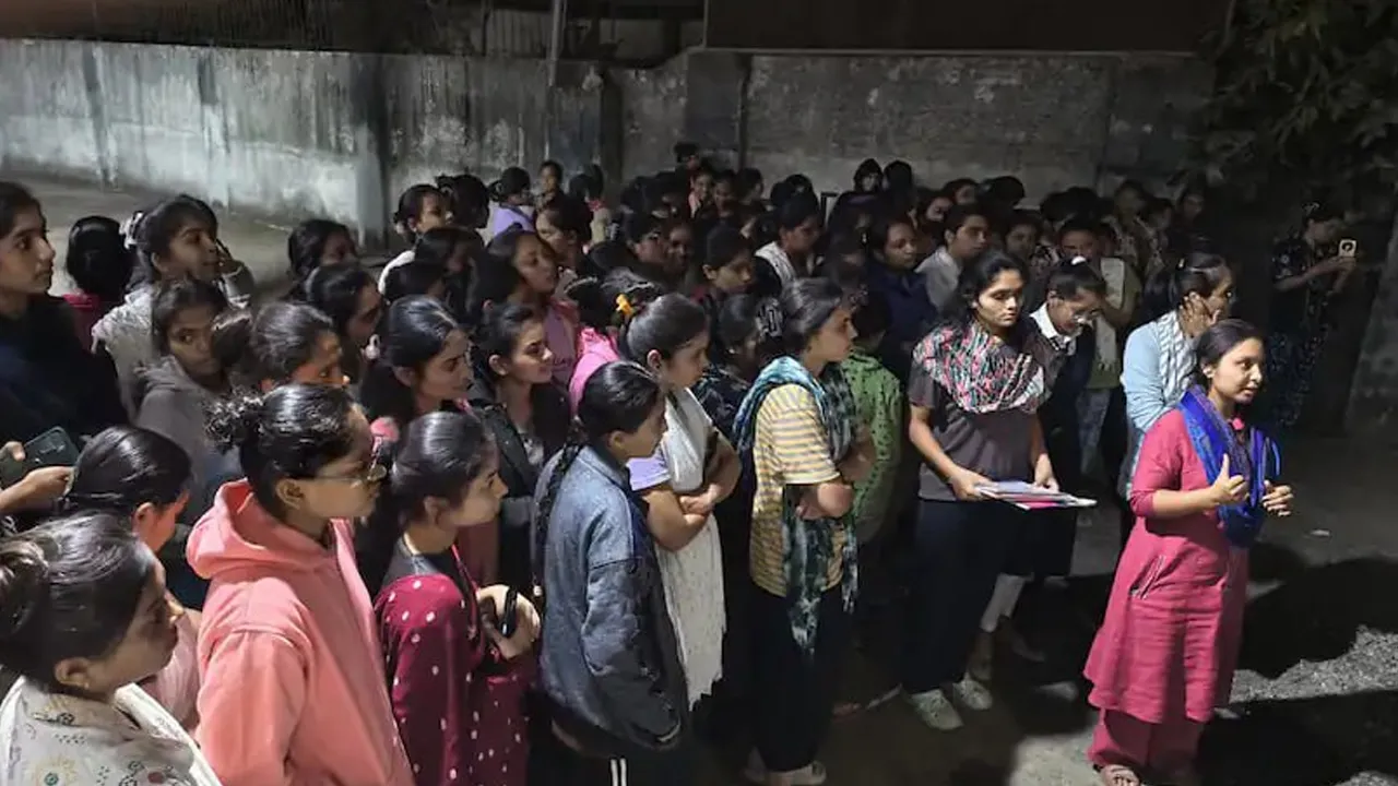 જૂનાગઢની કન્યા છાત્રાલયમાં વિદ્યાર્થિની રણચંડી બની, બેકાર ભોજન અને ગંદગી સામે અવાજ ઉઠાવ્યો