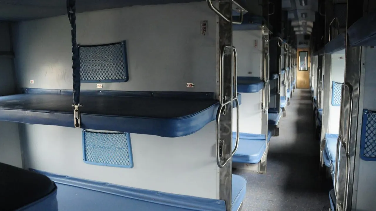 Indian-Railways-Bedrolls5 