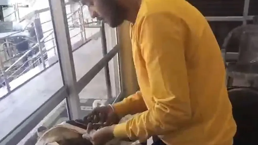 Kanpur Shopkeeper.jpg-3