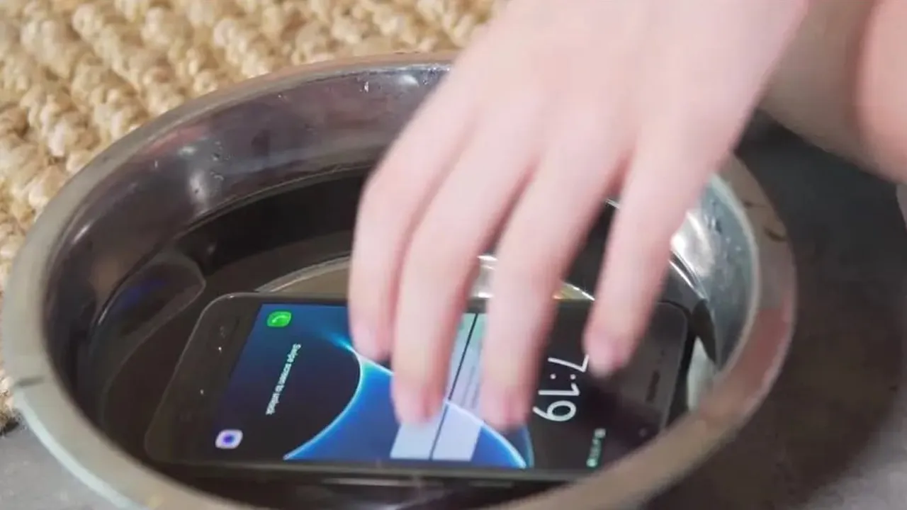 Samsung-Water-Resistant2