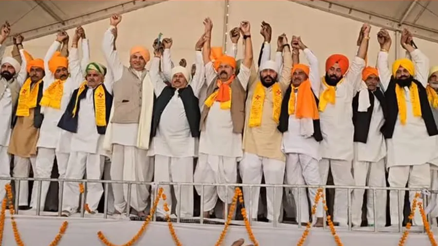 સર્વખાપ મહાપંચાયતે આ 11 ઠરાવો પસાર કર્યા; લવ મેરેજ નહીં ચાલે, મૃત્યુભોજ બંધ કરવો, સગાઈનો પ્રસંગ નાનો રાખવો, કરિયાવર...