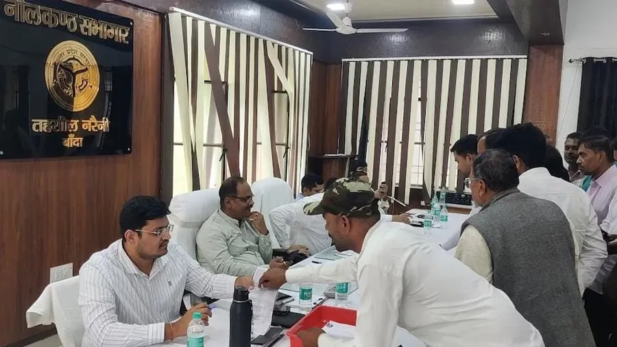 SDMએ લેખપાલને કહ્યું- ‘એટલા ચપ્પલ મારીશ કે..’,  ADMએ તપાસના આદેશ આપ્યા