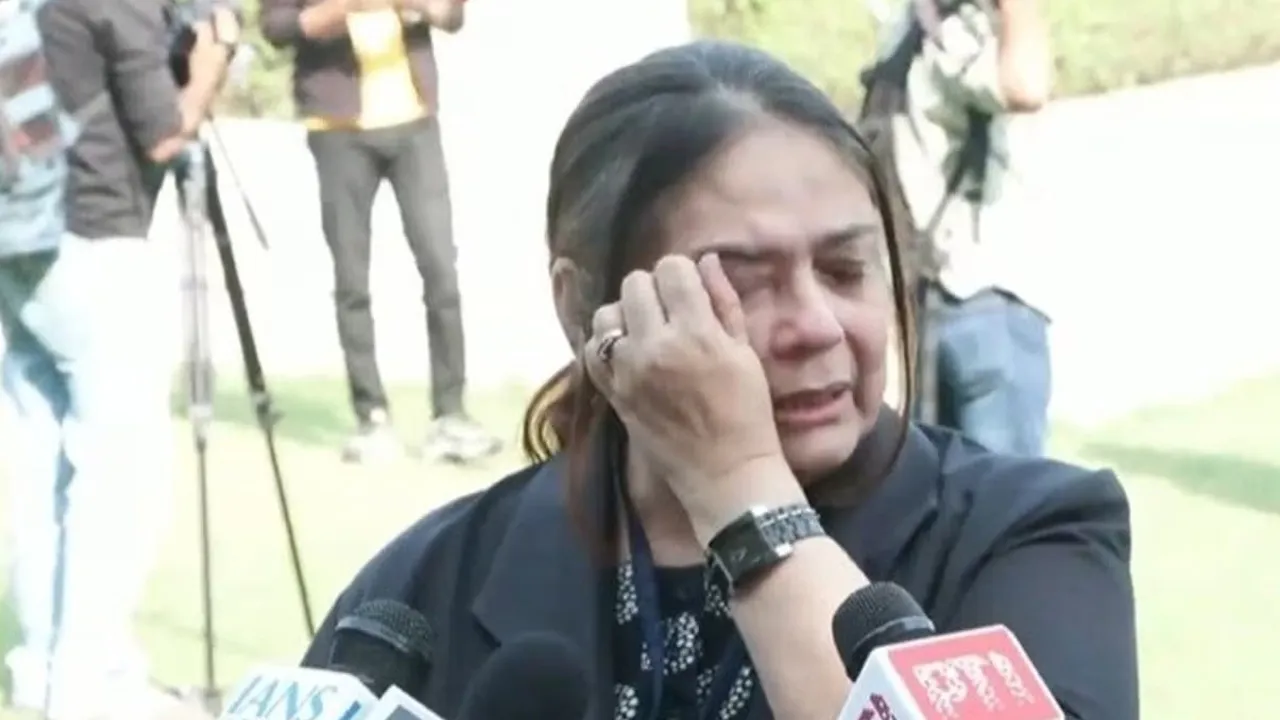 શેરી કૂતરાઓ પર સુપ્રીમ કોર્ટના આદેશ પર મહિલા વકીલે રડતા રડતા કહ્યું, 'તેમણે કેટલો કડક નિર્ણય આપ્યો છે...'