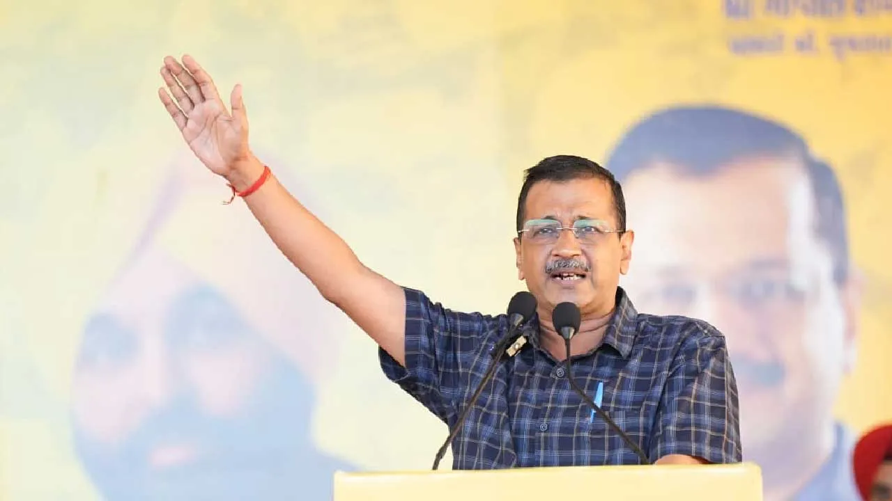 શું ગોપાલને જૂતું ફેંકાયું એટલે કેજરીવાલ ગુજરાત દોડી આવ્યા?