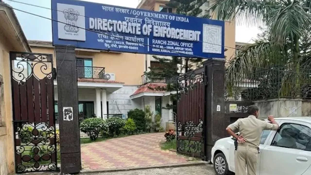 ઝારખંડના પ્રખ્યાત સીએ નરેશ કેજરીવાલ સામે કાર્યવાહી કરવા માટે ED એ રાંચી અને મુંબઈ સહિત 15 સ્થળોએ દરોડા પાડ્યા