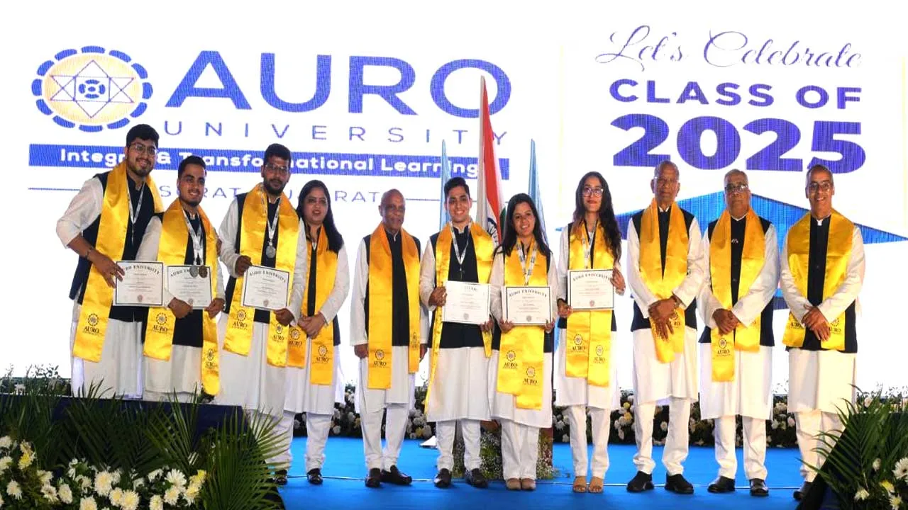 AURO યુનિવર્સિટીના 13મા દિક્ષાંત સમારોહમાં 313 સ્નાતકોનું સન્માન