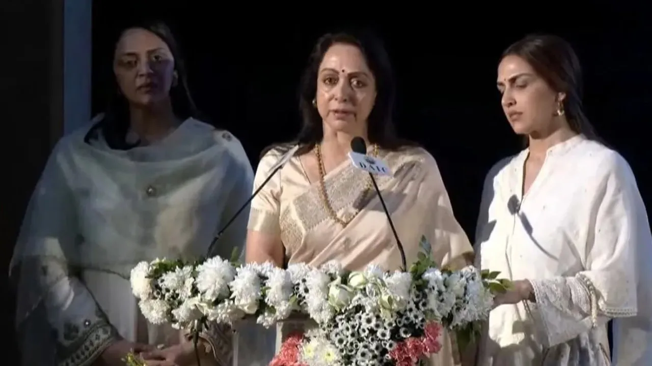 ધર્મેન્દ્રનું આ સપનું અધૂરું રહી ગયું, હેમા માલિની ભીની આંખે પ્રાર્થના સભામાં કર્યો ખુલાસો