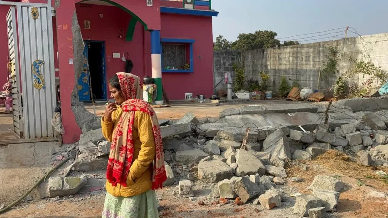 Husband-Sashural-JCB3   