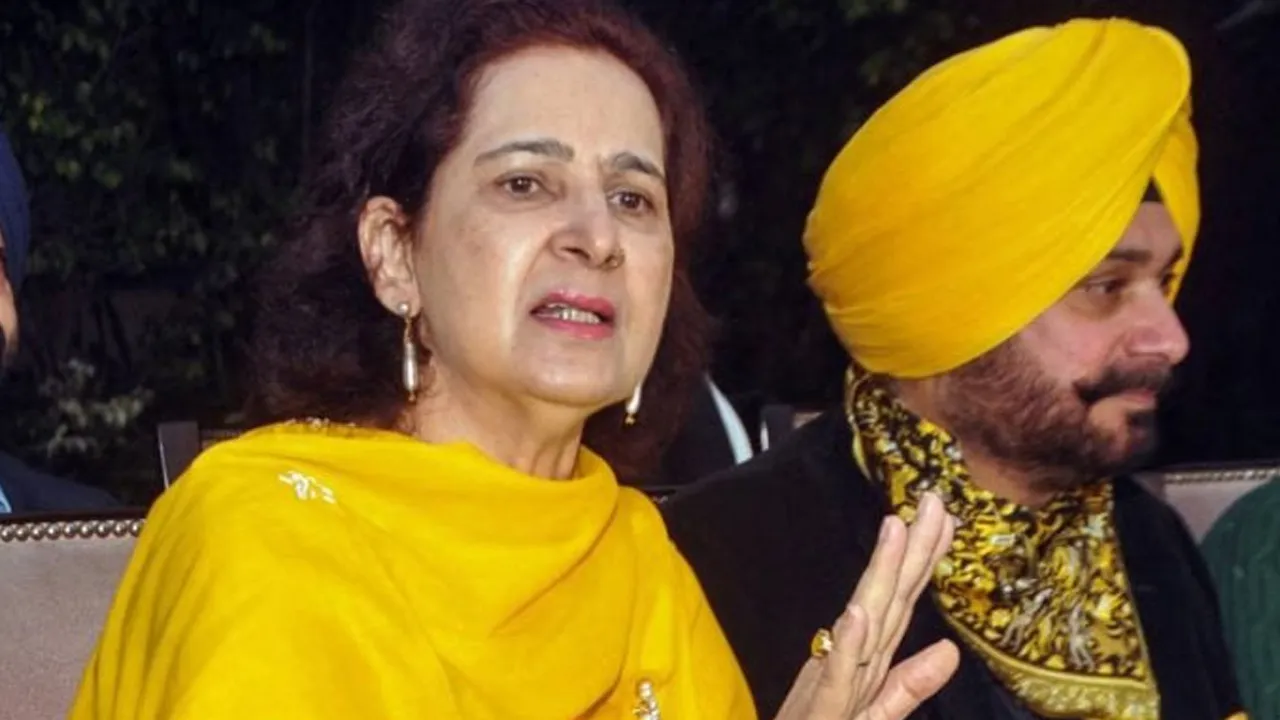સિદ્ધુના પત્ની નવજોત કૌરને કોંગ્રેસે પાર્ટીમાંથી કાઢી મૂક્યા, મામલો છે 500 કરોડના મુદ્દાનો