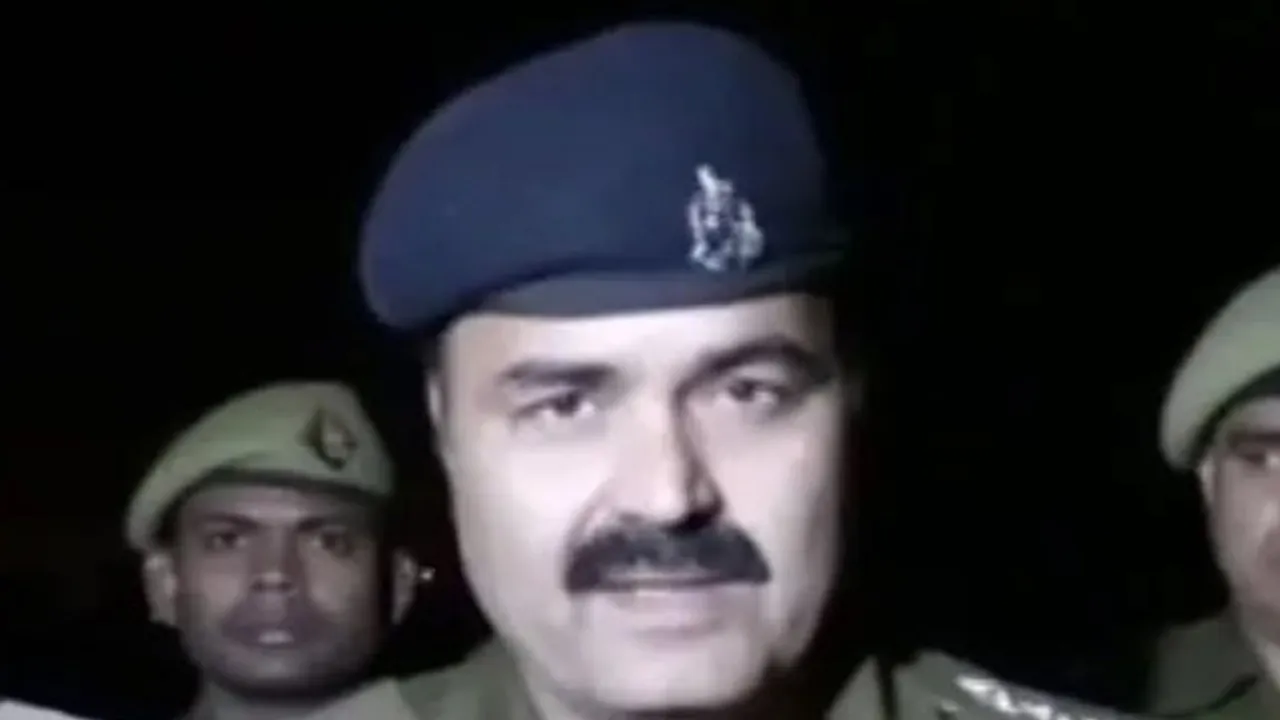 જે શખ્સ જેલમાં બંધ હતો, તેણે કેવી રીતે લૂંટ કરી? ઇન્સ્પેક્ટર સહિત 12 પોલીસકર્મીઓ સામે FIRના આદેશ