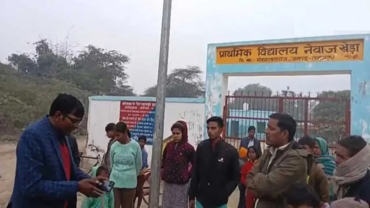 સરકારી શાળામાં બાળકોને ભણવા માટેના પુસ્તકો પસ્તીમાં વેચી દીધા