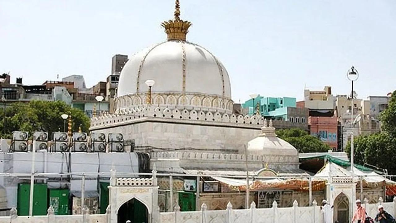 ‘અજમેર શરીફ દરગાહ પહેલા શિવ મંદિર હતું’, ASI સર્વેની માંગણી કરતી અરજી કોર્ટમાં દાખલ