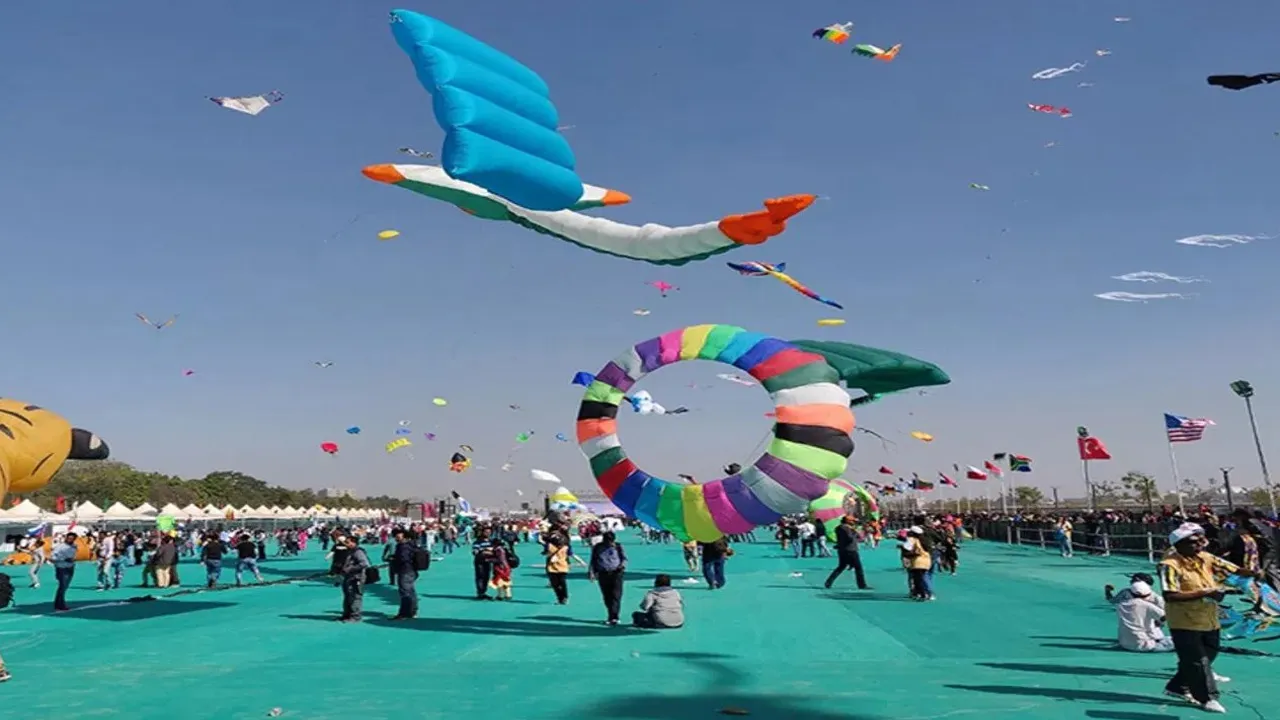 રિવરફ્રન્ટ પર આંતરરાષ્ટ્રીય પતંગોત્સવનો પ્રારંભ; PM મોદી અને જર્મન ચાન્સેલર આપશે હાજરી