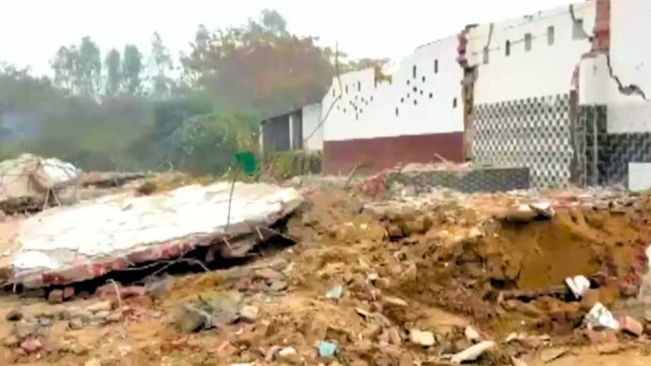 Sambhal-Madina-Mosque1 