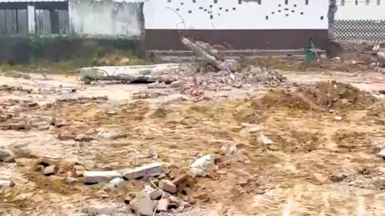 Sambhal-Madina-Mosque2 