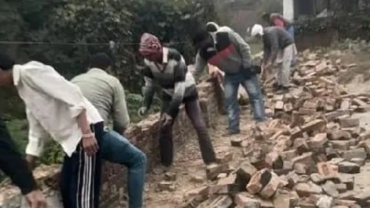 Sambhal-Madina-Mosque3 