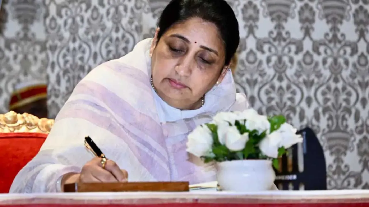 ધારાસભ્ય ન હોવા છતાં સુનેત્રા પવાર DyCM કેવી રીતે બન્યા? જાણો તે બંધારણીય નિયમ વિશે જેને આ કાર્યને મંજૂરી આપી