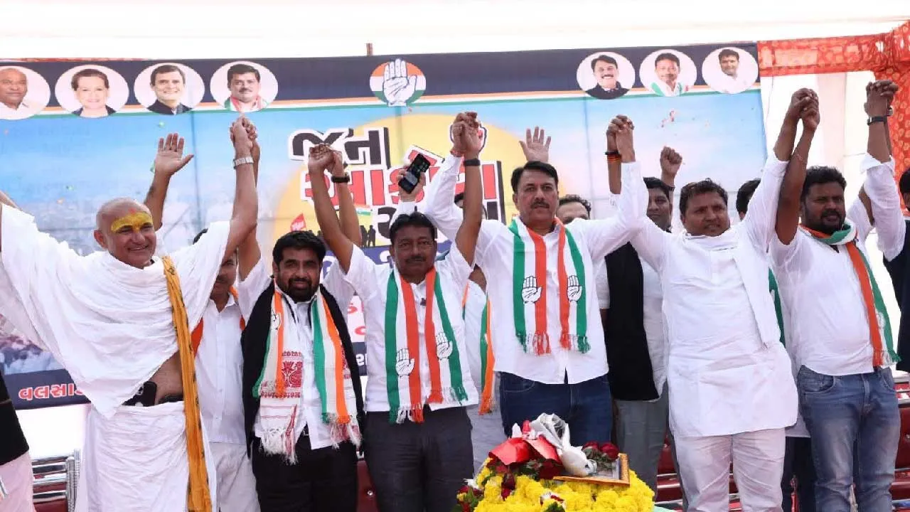 ગુજરાત કોંગ્રેસે 'જન આક્રોશ યાત્રા'ના ત્રીજા ચરણની શરૂઆત કરી, અમિત ચાવડાએ કહ્યું- દક્ષિણ ગુજરાત...