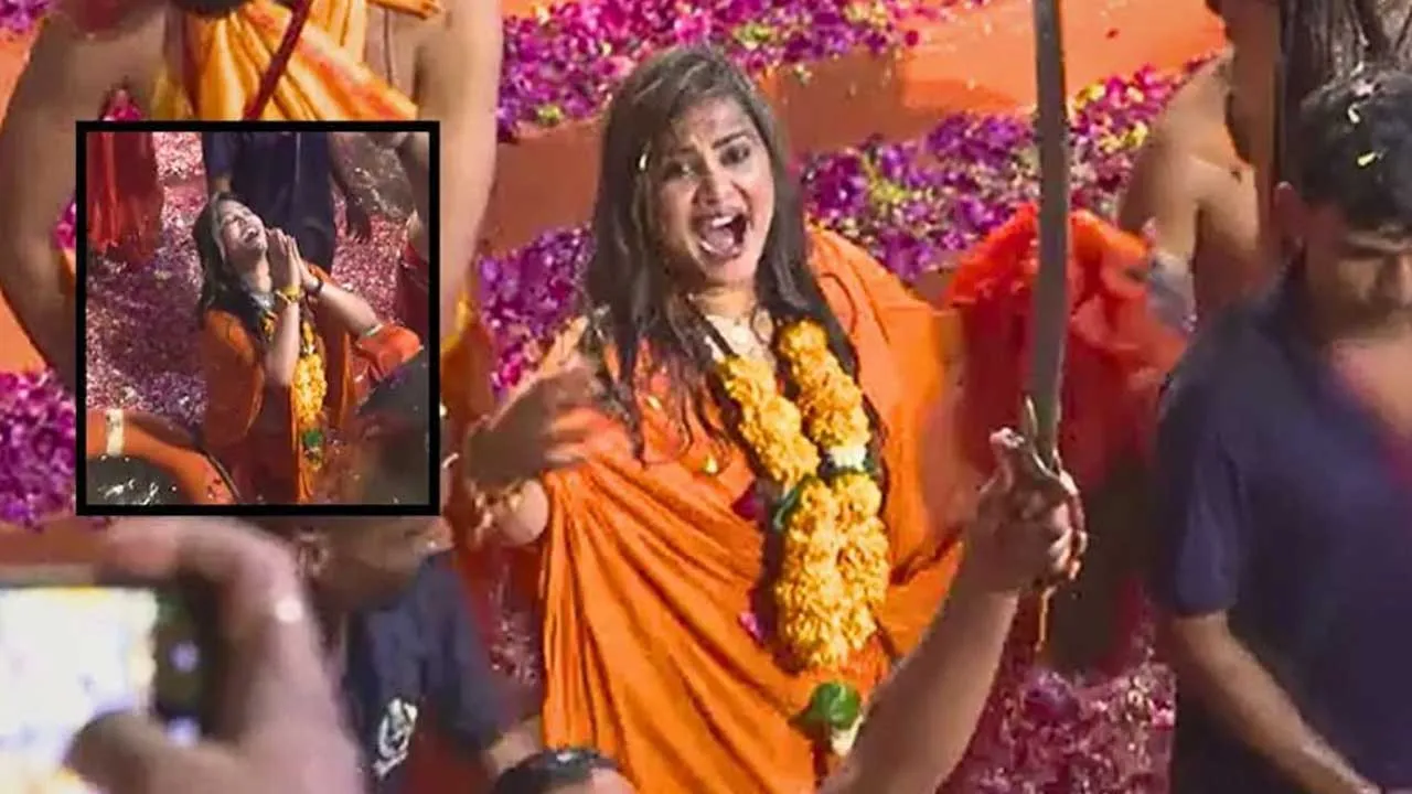 વિવાદમાં રહેતી કીર્તિ પટેલે મહાશિવરાત્રીની રાતે મૃગીકુંડમાં કર્યું સ્નાન, સાધુ-સંતોમાં રોષ, પોલીસનું પણ અપમાન કર્યું