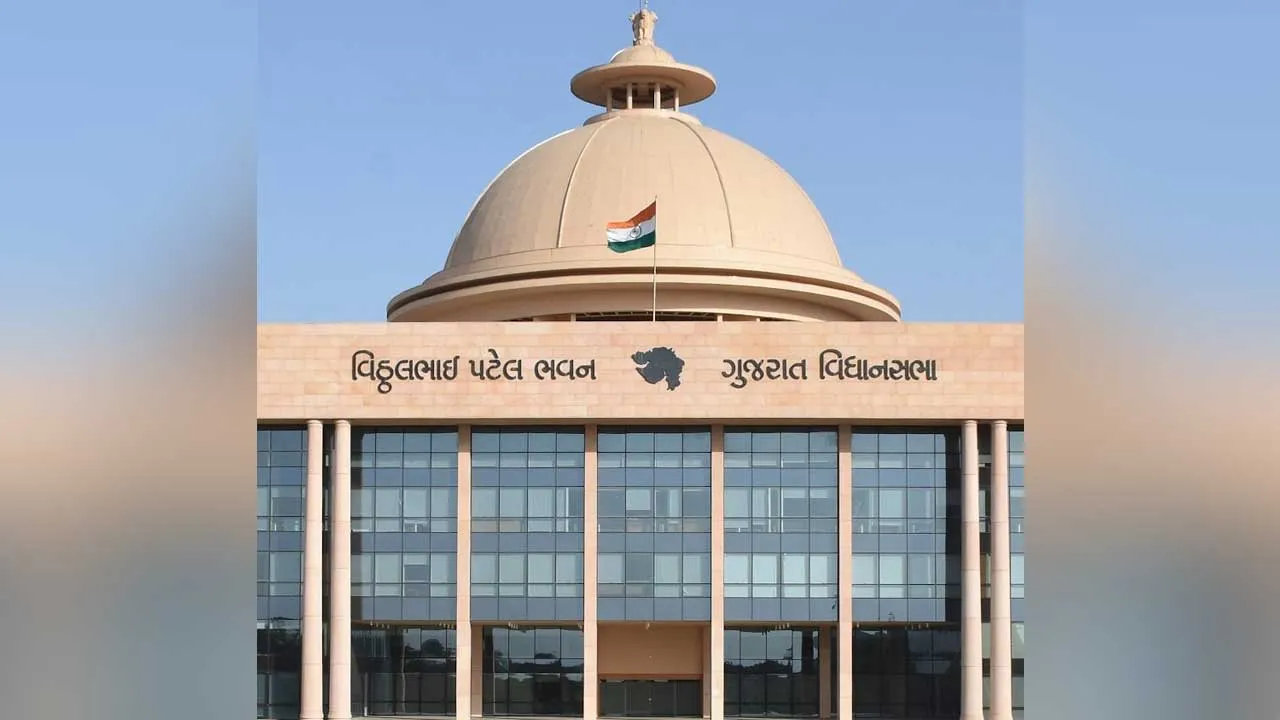 મંત્રી-ધારાસભ્યોને માન-સન્માન ન આપનારા અધિકારીઓની ખેર નહીં, થશે કાર્યવાહી