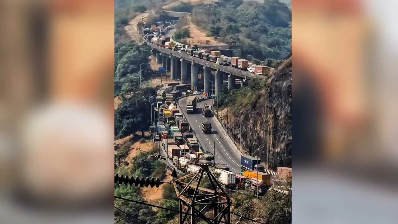 Mumbai Pune Expressway