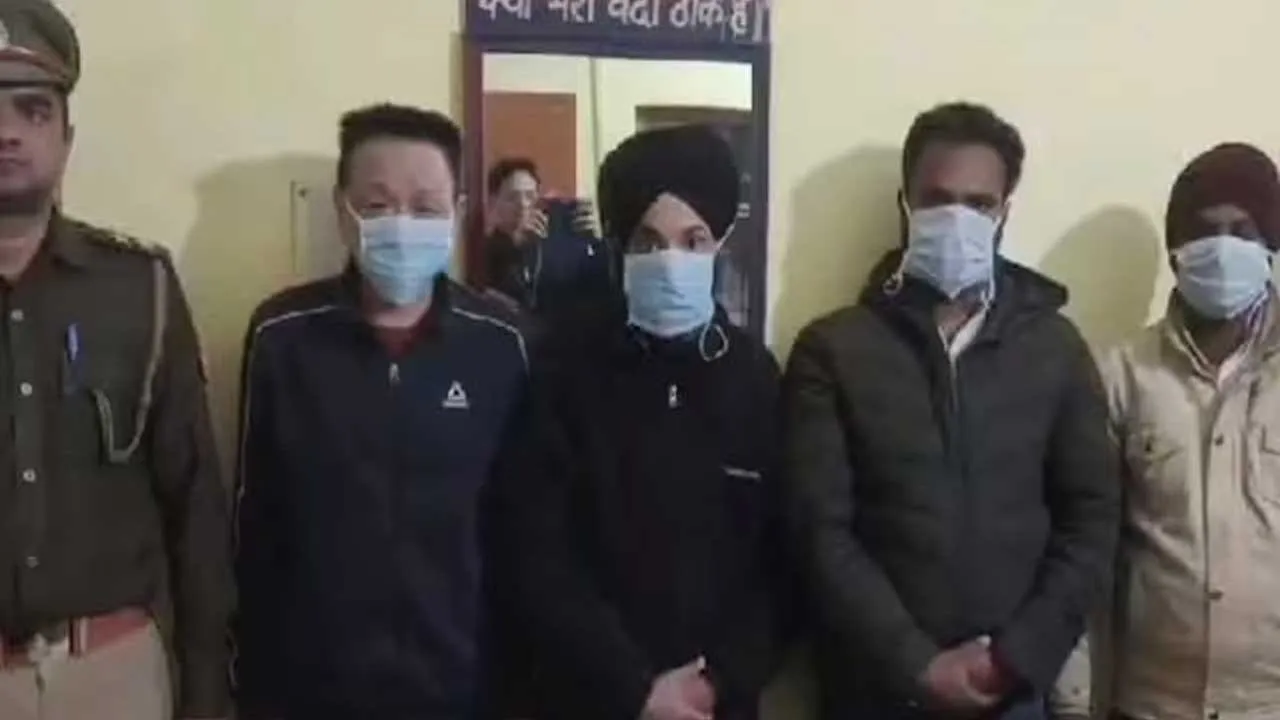 પોસ્ટમેન લાવ્યો એક જ સરનામે 22 પાસપોર્ટ, પરંતુ ત્યાં કોઈ રહેતું નહોતું, પોસ્ટ માસ્ટર પણ હતો શામેલ