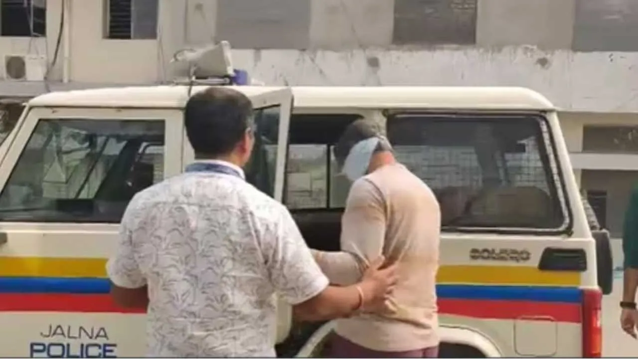 બોલો... અધિકારીએ ખેતીની જમીન વગરના લોકોને 24.90 કરોડ રૂપિયા અતિવૃષ્ટિ વળતર આપી દીધું