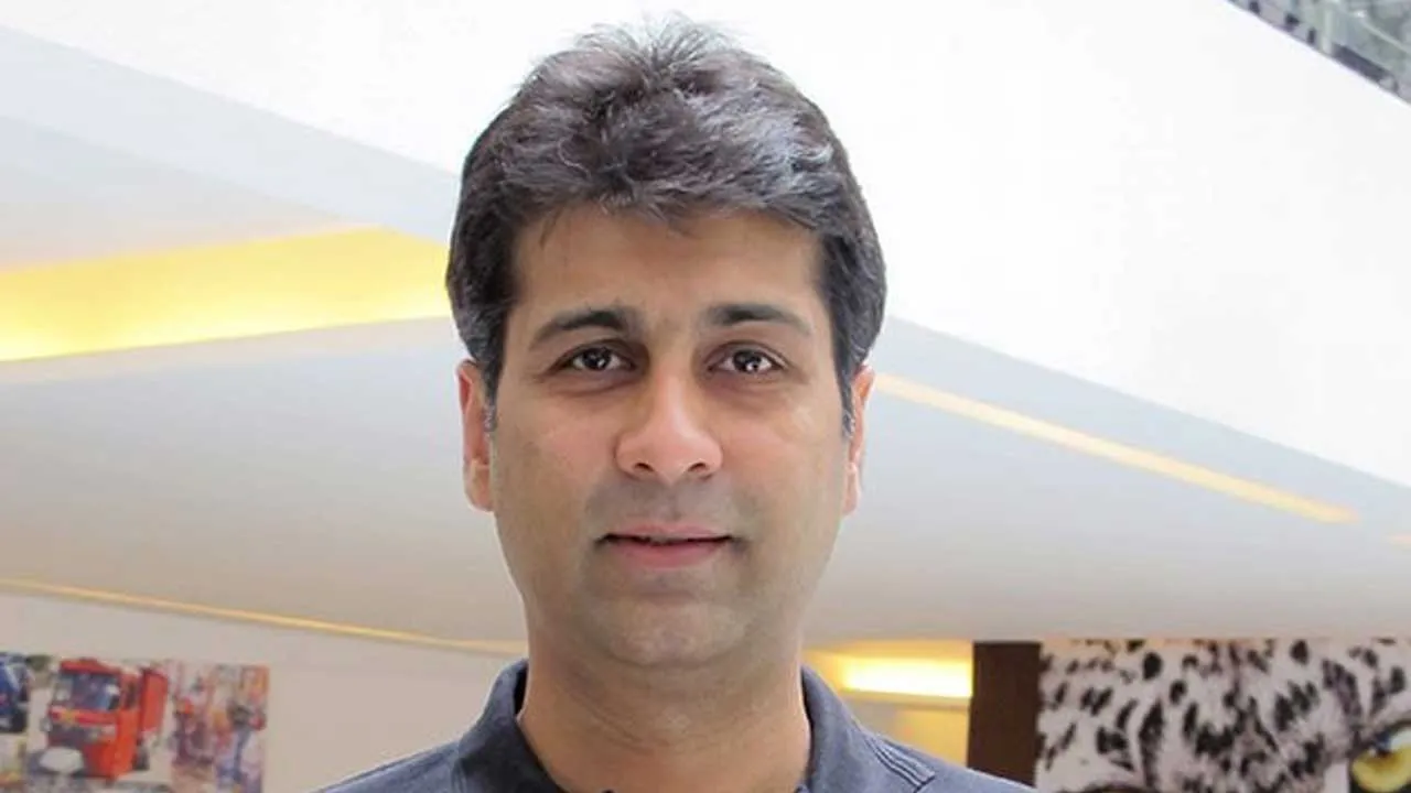 ‘મેં 36 વર્ષમાં આવું નથી જોયું... ડર છે આ નીતિ ફેઇલ થઈ જશે’, રાજીવ બજાજ મહારાષ્ટ્રની EV નીતિથી નારાજ