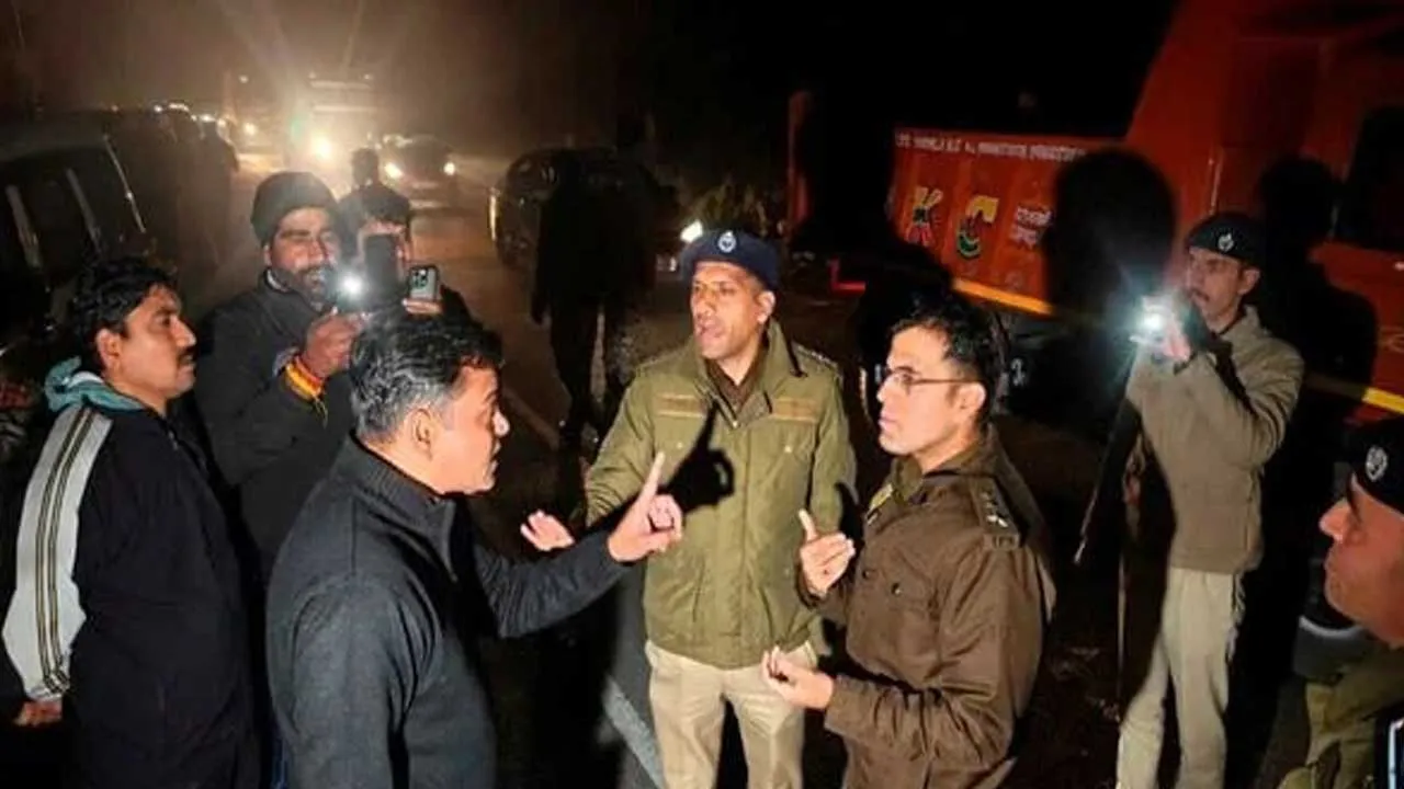 દિલ્હી પોલીસ Vs હિમાચલ પોલીસ: શિમલામાં હાઇવે પર બે રાજ્યોના અધિકારીઓ વચ્ચે કેમ થયું ઘર્ષણ?
