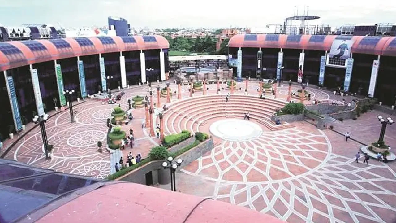 દિલ્હીનો પહેલો મોલ અંસલ પ્લાઝા બની ગયો 'ભૂતિયું ઘર', જાણો કેમ થઇ ગયો બરબાદ