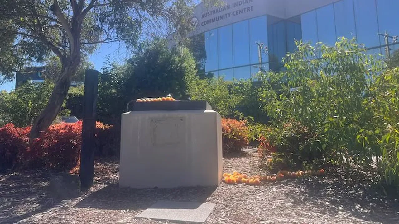 Australia-Mahatma-Gandhi-Statue  