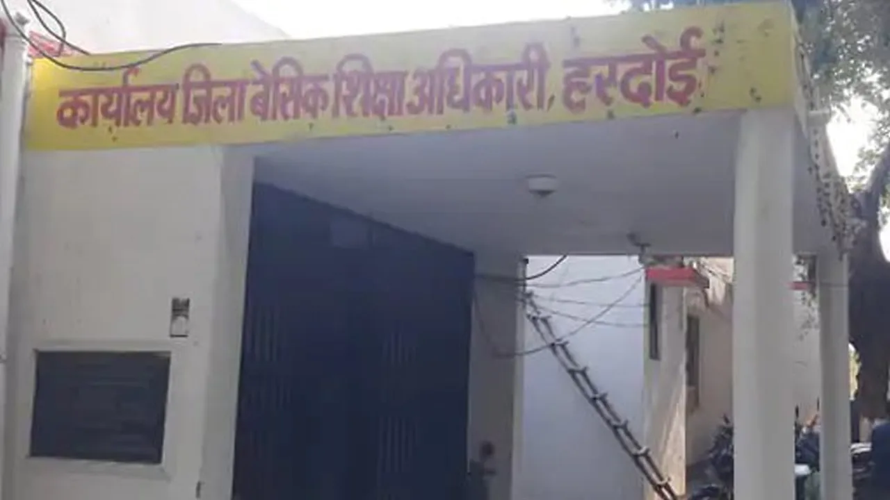 Bad-Touch-Girl-Students 