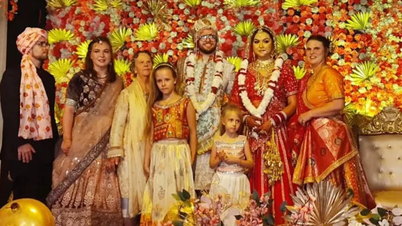 Firozabad-Unique-Weeding1 