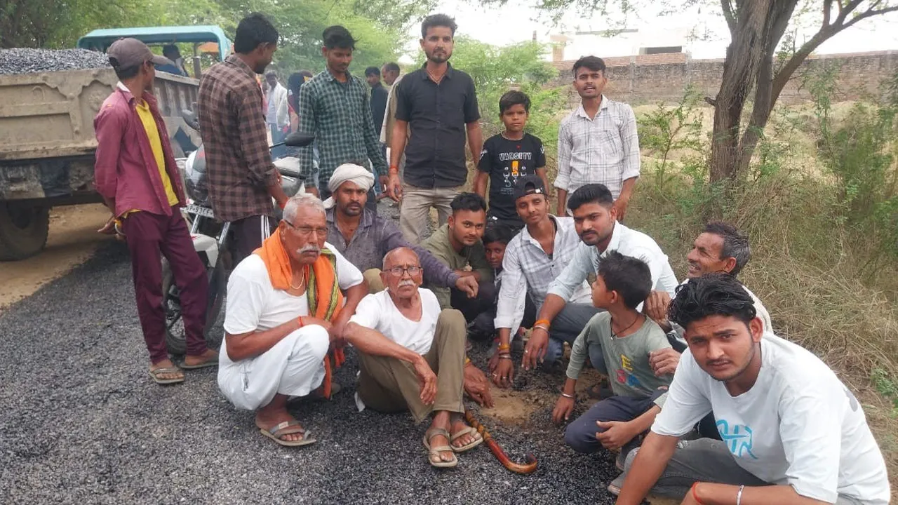 Jhansi-Road-Crumbling3 