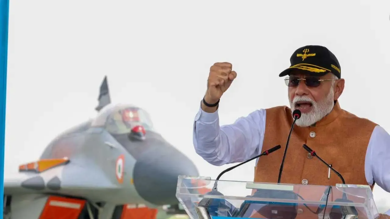 PM મોદીઃ આપત્તિઓને અવસરમાં ફેરવી દેતા ધૂરંધર રાજનેતાનું ક્રાઇસિસ મેનેજમેન્ટ