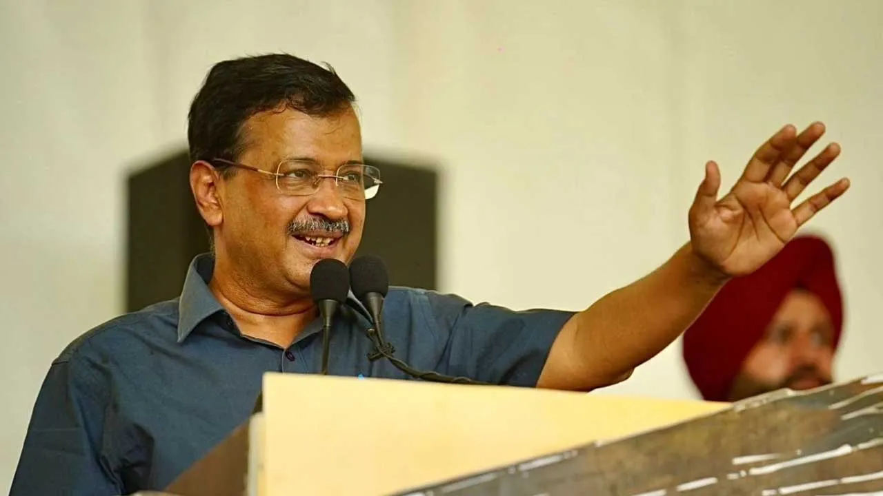 ગુજરાતમાં 'આપ'ના વધતા જનસમર્થનથી ભાજપ ફફડી ઉઠ્યું છે, અમારા કાર્યકરોની ધરપકડ કરાવાય છે: કેજરીવાલ