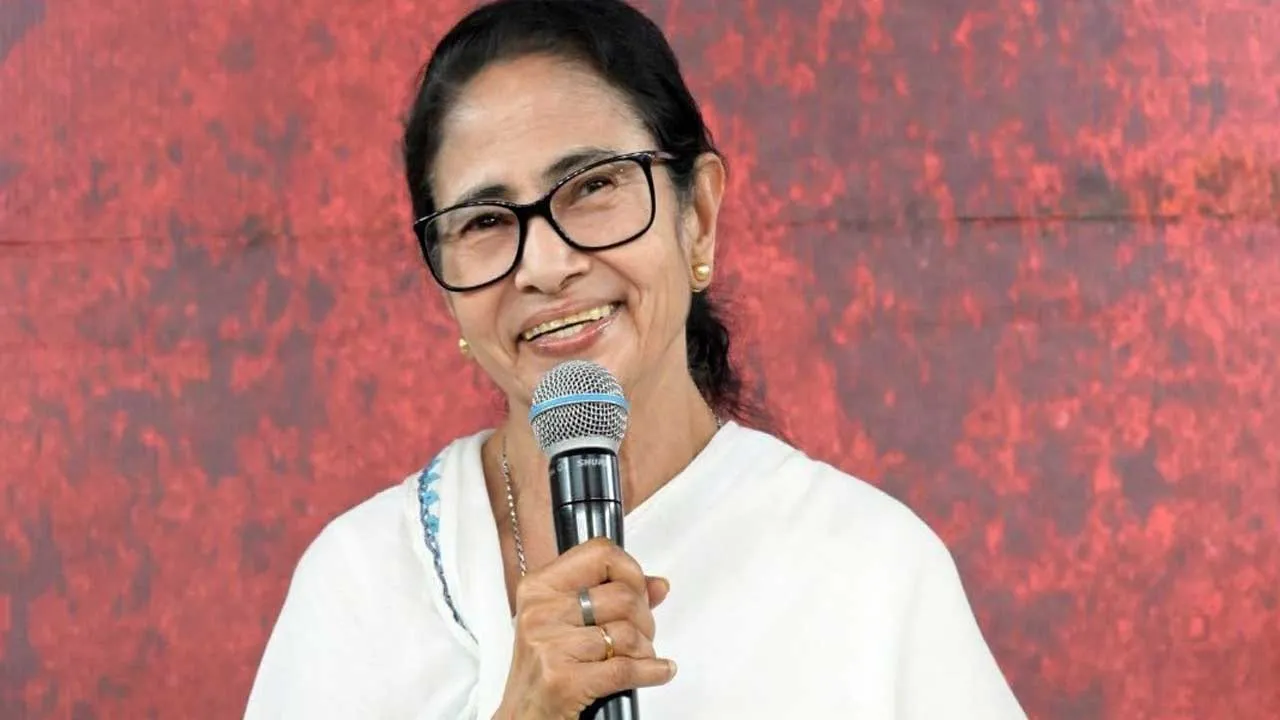 મમતા બેનર્જીએ બંગાળમાં અચાનક કાયદા મંત્રાલય કેમ સંભાળ્યું? જાણો 5 કારણો