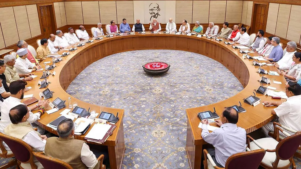 સરકાર દેશની કંપનીઓને વિદેશમાં મોટી કરે, લાભ આપે એમાં કશું ખોટું નથી